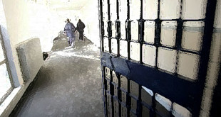 Guardia carceraria aggredita Paola