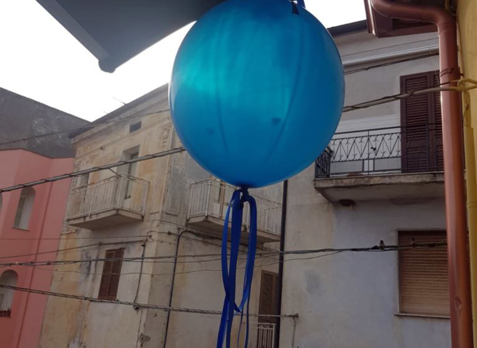 Autismo Santa Maria Del Cedro Paese Spontaneamente Tinto Di Blu Infopinione