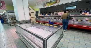 protesta tir tirreno cosentino Supermercato, reaprto carni chiuso e scaffali vuoti