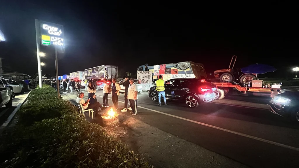 protesta tir calabria fedralog presidio santa maria del cedro