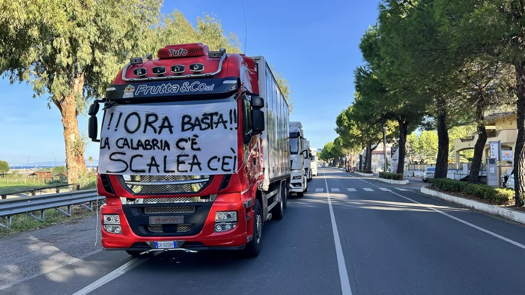 tir calabria protesta autotrasportatori santa maria del cedro
